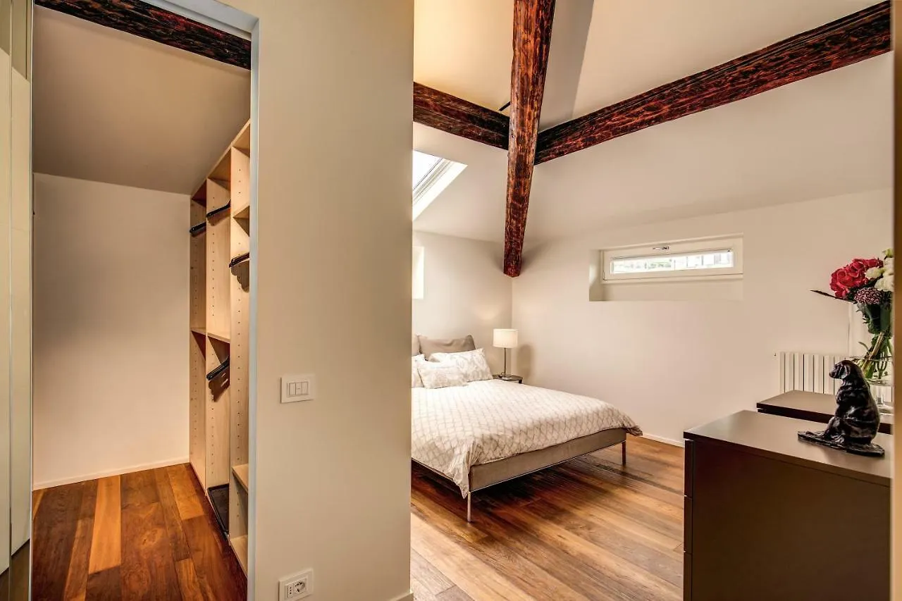 Luxurious Apartment In מילאנו