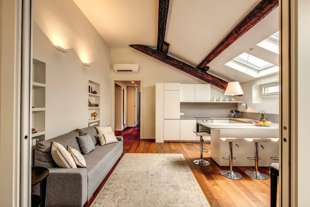 Luxurious Apartment In מילאנו 0*,