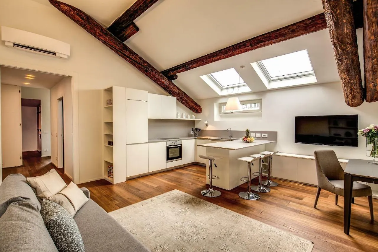 Luxurious Apartment In מילאנו