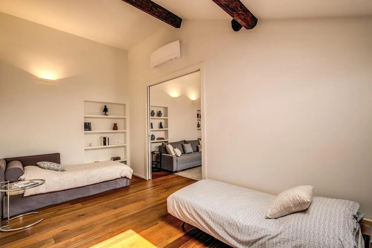 Luxurious Apartment In מילאנו